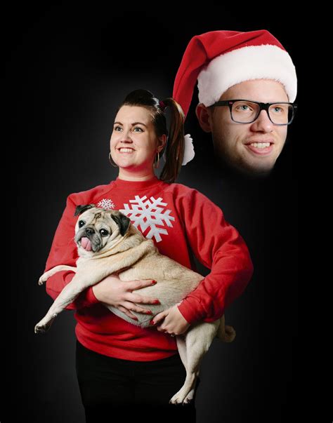 Putting the "Awww" in awkward family photos.  Funny christmas photos