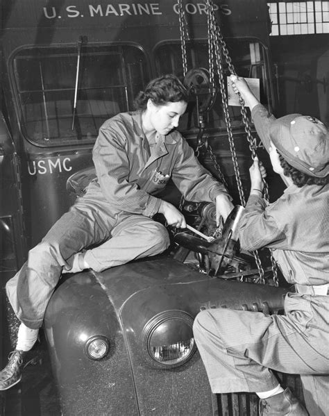 Women Mechanics Repair Marine Corps Bus Engine Women Of World War Ii