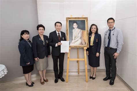 จากกรณี ราชวิทยาลัยจุฬาภรณ์ ไม่ได้รับจัดสรรวัคซีนหลัก อธิบดีกรมควบคุมโรค ชี้เป็นอำนาจ ทปอ. ทรงพระกรุณาโปรดเกล้าฯ พระราชทานหนังสือขอบใจ | คณะ ...