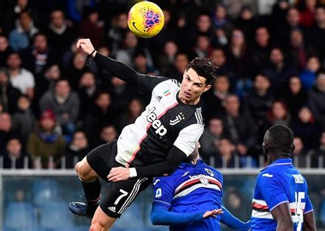 Juventus had a bit of a nervy moment in the second half against bologna, but apart from that they were in total control of the game and should have. Momen Ajaib Ronaldo, Mampu 'Terbang' Setinggi 2,56 Meter ...