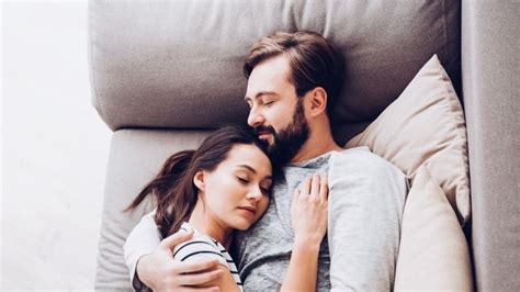 Science Explains What Happens To Your Body When You Cuddle Every Day