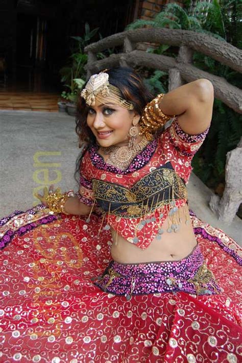 Sri Lankan Actress Anusha Damayanthis Ten Cute Poses Lanka Stars