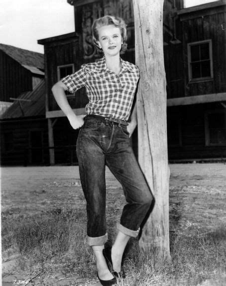 Women S 1950s Pants Cigarette Capri Jeans Fashion History