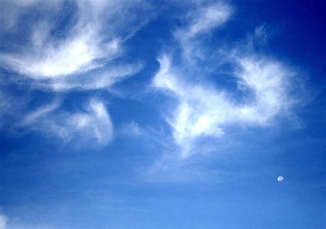 Wispy Clouds In Blue Sky 1903095 Stock Photo At Vecteezy