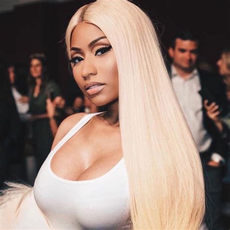 Nicki minaj dyed her hair blonde to ring in the new year because maybe she was in the mood to have a little more fun in 2016 — you know what they say about this isn't the first time she's rocked this lighter shade, in fact, she's bleached her hair blonde before, so this look is a little tame, in comparison. nicki minaj blonde. | Nicki minaj pictures, Nicki minja ...