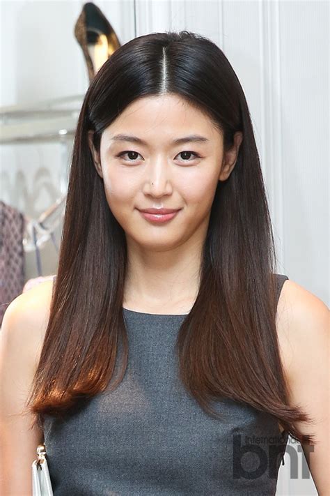 Gianna Jun To Attend Christian Dior Reopening Event On July 12 Yahoo