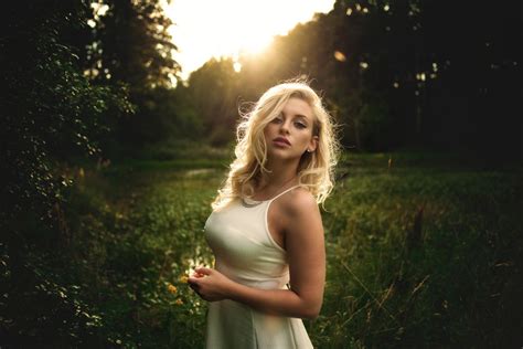 fondos de pantalla luz de sol mujeres al aire libre mujer modelo rubia fotografía vestir