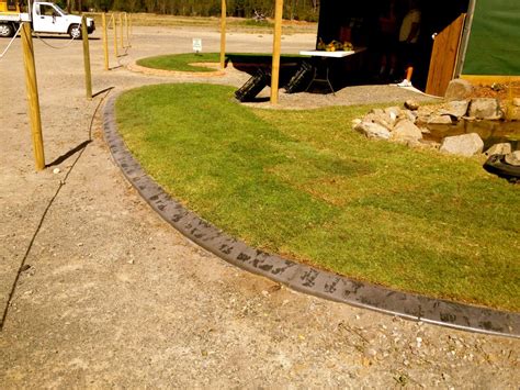 Metal edging, unlike timber, can be manipulated into the desired shape making it perfect for creating sleek curves. Garden Edging Sunshine Coast - Your garden edging company on the Sunshine Coast