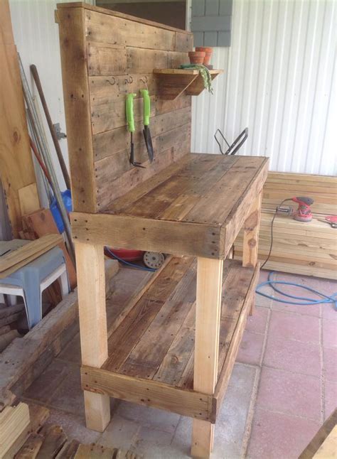 Potting Bench Made With Wooden Pallets Pallet Ideas
