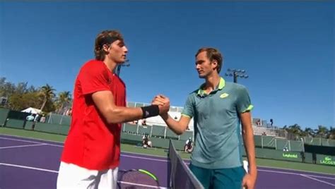Stefanos had at least 1 relationship in the past. Daniil Medvedev speaks about hot controversy with Stefanos ...