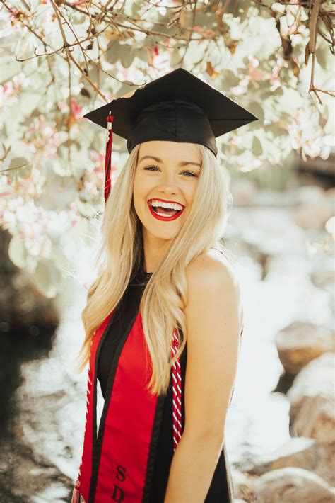 Nursing Graduation Pictures College Graduation Pictures Graduation