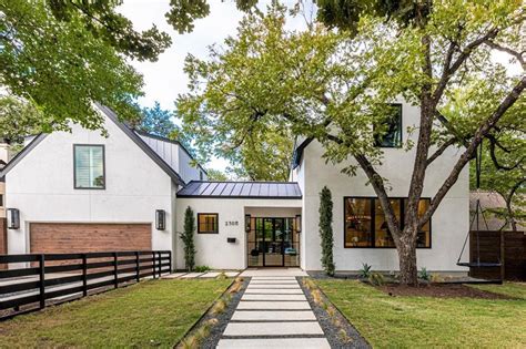 Modern Tarrytown Farmhouse Lists In Austin Tx For 31m Photos