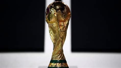 fifa world cup final intresting facts about fifa world cup trophy pkdnh fifa trophy की 5