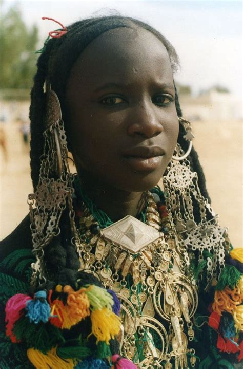 Lybienne Du Sud Festival De Ghadames African People Tuareg People