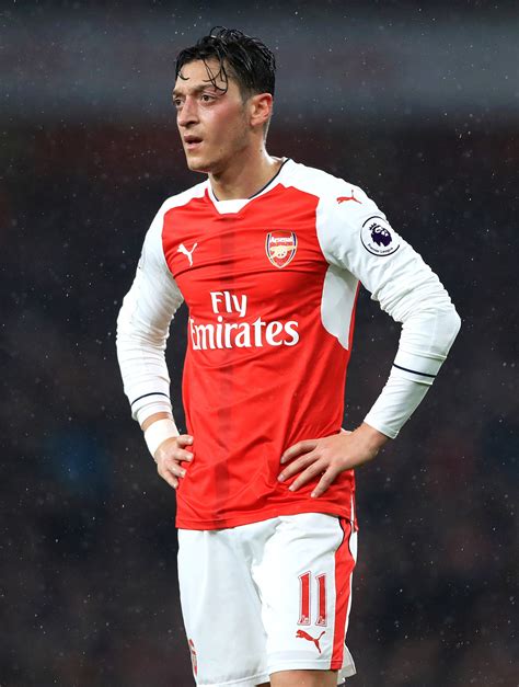 Arsenal Fans React On Twitter To Mesut Ozils Pulsating Performance Against Leicester Football