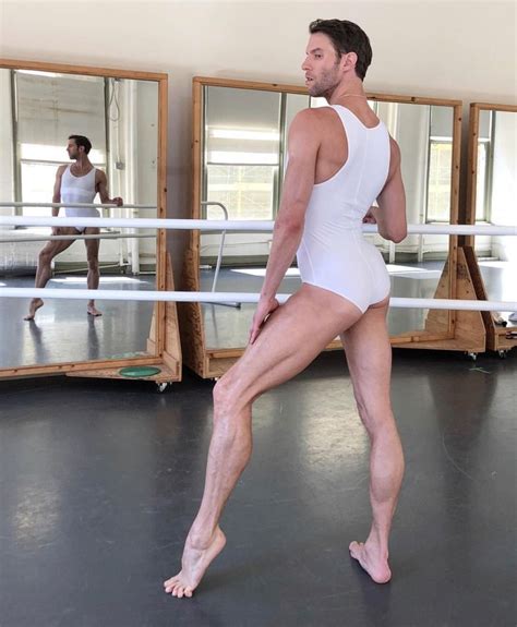 Pin By Gabriel Linares On Male Ballet Dancers Male Ballet Dancers
