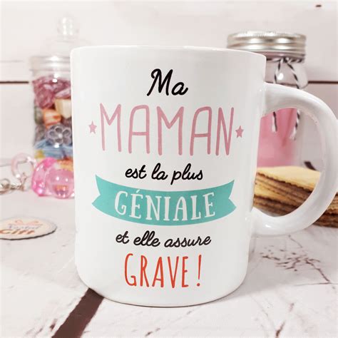 Voir plus d'idées sur le thème bijoux fimo, cadeau noel maman, bricolages en argile et polymère. Mug "Maman est géniale" - Cadeau maman