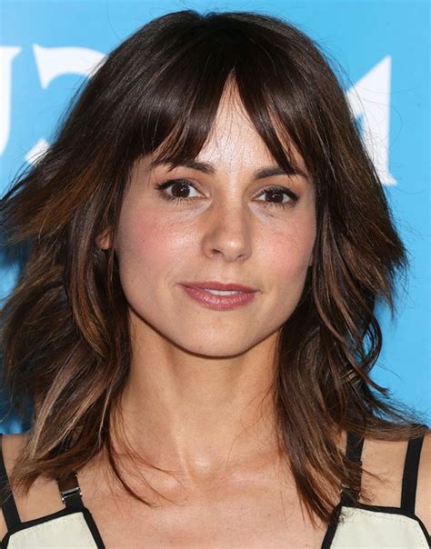For instance, let's assume that your hairstyle is classic. Stephanie Szostak Latest Medium Layered Hairstyle with ...