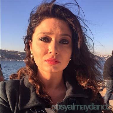 Hafta sonu karantinaya kiminle gireceksin 112. Nurgul-Yesilcay-Kimdir | Sosyal Maydanoz - Her şeye ...