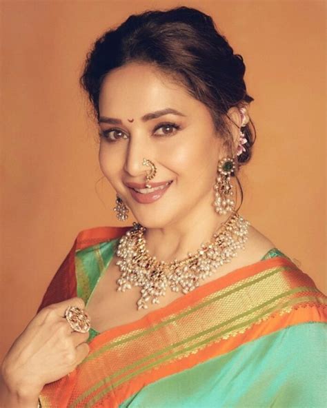 Madhuri Dixit Who Charmed Us With The Gorgeous Jewellery Niscka