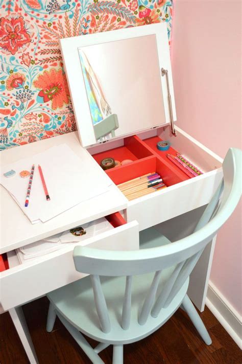 Create A Little Desk Area For My Girls Especially With School Starting