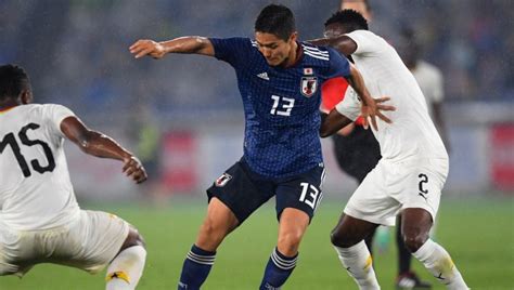 Aż siedem bramek w meczu grupy e na mundialu w brazylii. Piłka nożna, mecz towarzyski Szwajcaria - Japonia (Lugano)