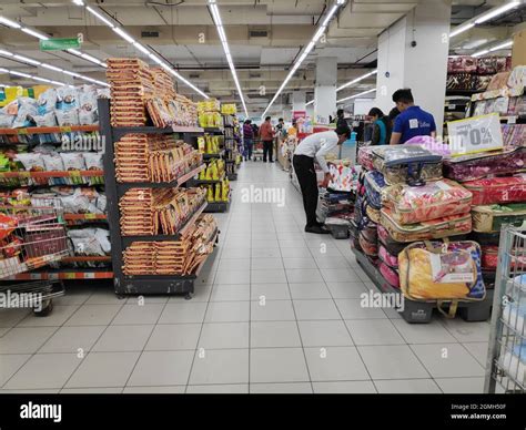 New Delhi India 07 December 2020 Indian Supermarket Stock Photo Alamy