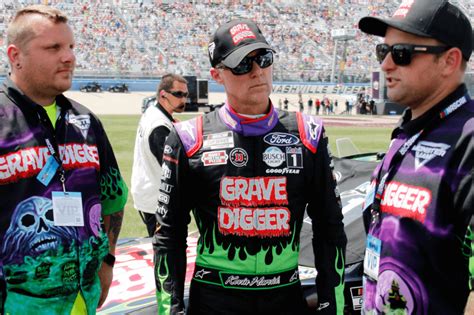 Kevin Harvicks Grave Digger Paint Scheme Was A Fathers Day Surprise