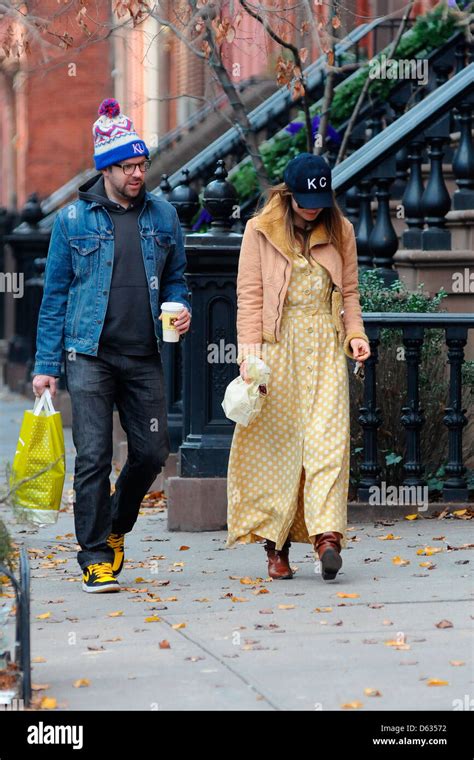 Jason Sudeikis And Olivia Wilde Taking A Stroll In Manhattan New York