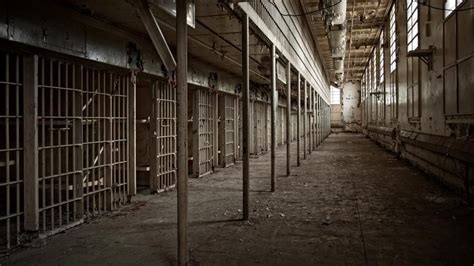 Creepy Photos Of An Abandoned Prison Abandoned Prisons