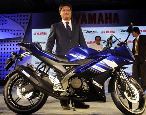 Rumors presence of new faces began to lift 2011 yamaha r15 looks original. 2011 Yamaha YZF-R15 Bike Launched in India - Prices and ...