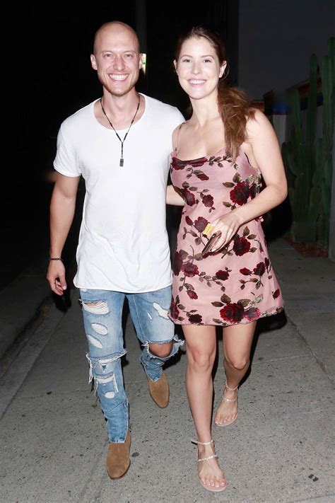 Amanda Cerny With Boyfriend At A Romantic Dinner 01 Gotceleb