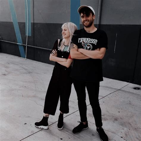 ﾟ༄ 𝘱𝘰𝘭𝘢𝘳𝘪𝘻𝘦𝘱𝘢𝘯𝘪𝘤 Taylor York Hayley Williams Paramore