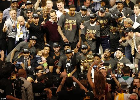Cleveland And Warriors Fight It Out In Nba Championship Final Daily
