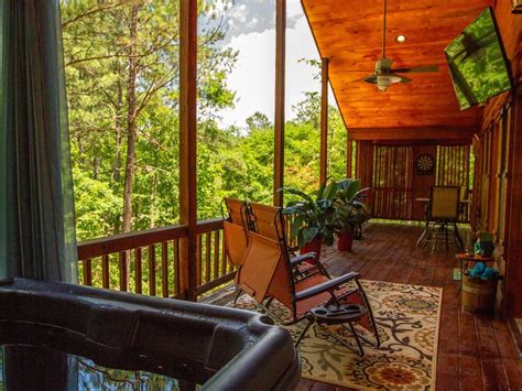 The cabins at beavers bend lodging is located north of broken bow, oklahoma near beavers bend state park in addition broken bow lake. Beavers Bend State Park entrance 259A , Southern Hill ...