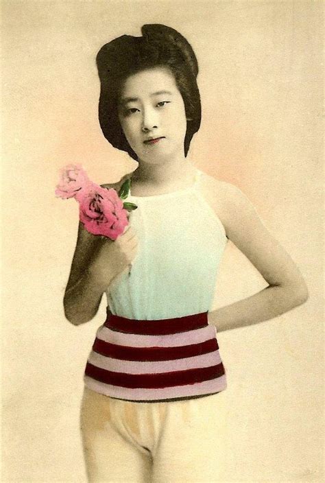 40 Colorized Photos Of Japanese Bathing Beauties In The Early 20th