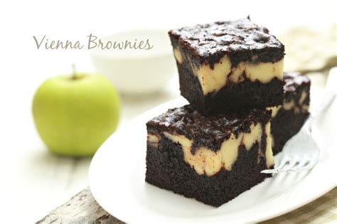 It's raining cats and dogs tonight, so i was in the mood for some delicious brownies. Vienna Brownies - masam manis | Cooking recipes desserts ...