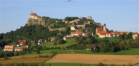 Boka semesterboende med självhushåll nära riegersburg, at säkert online. The Riegersburg city photos and hotels - Kudoybook