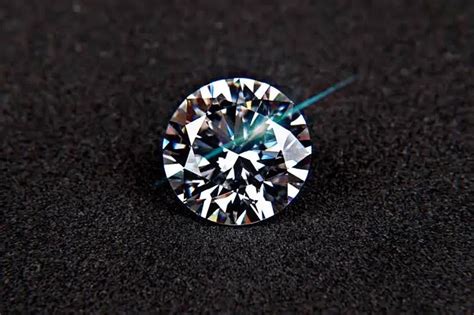 Why Do Diamond Sparkle Diamond Inhouse