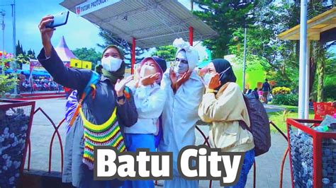 Walking Tour In Batu Malang Indonesia Batu City Square Area Youtube