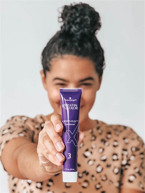 The shampoo has a medium thick. The Best Permanent Hair Dye for Curly Hair - Sequins and Sales