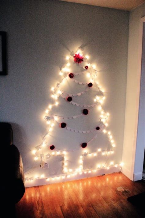 Christmas lights on the ceiling. How to make a chrismas wall tree - 15 amazing Wall ...