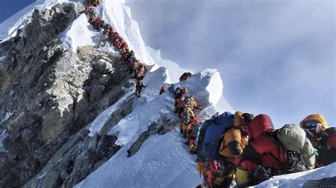 Mt Everest Deaths More Climbers Bodies Found In Nepal Townsville