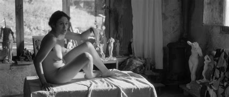 Naked Aida Folch In El Artista Y La Modelo