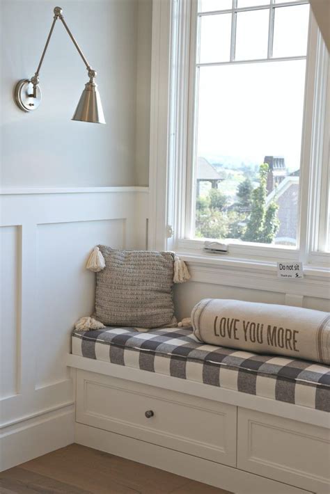 Jun 12, 2021 · benjamin moore's gray owl might be the right color for you. The 3 Best White Trim Paint Colors | Painting trim white ...