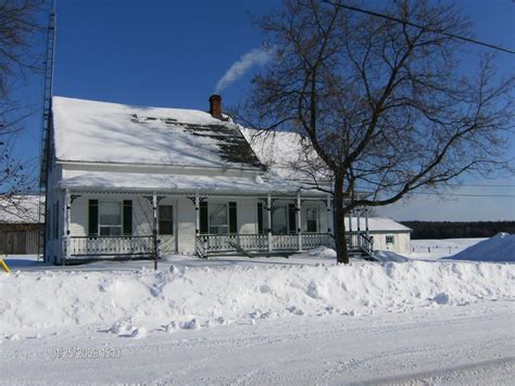 41 Snowy Red Barn Desktop Wallpaper