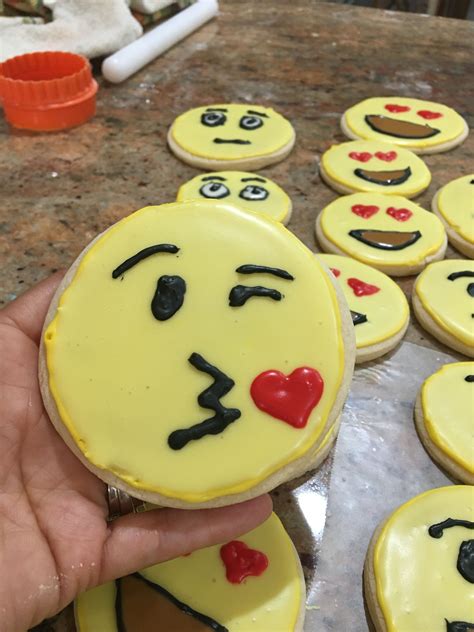 Emoji Sugar Cookies By Veronica Arreola June 2018 Sugar Cookies