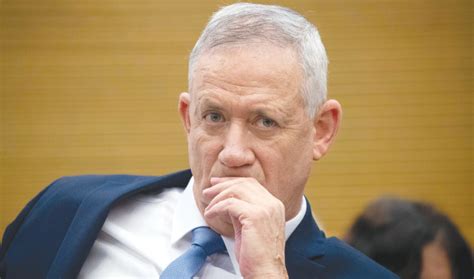 רונן צור, יועצו הפוליטי לשעבר של בני גנץ והאיש שליווה אותו לאורך שלוש מערכות בחירות בהן התמודד מול ראש הממשלה בנימין נתניהו, שוחח. בחירות 2020 - בני גנץ: "עדיף שבג"ץ לא יתערב" | מעריב