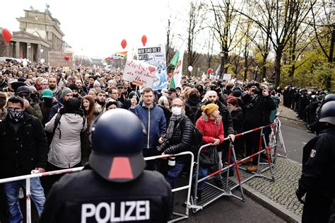 Berlin Demo Livestream Heute : Linke Demo in Berlin eskaliert