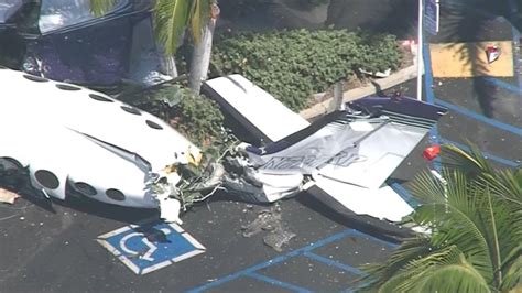5 Killed After Plane Crashes Into California Parking Lot Kobi Tv Nbc5